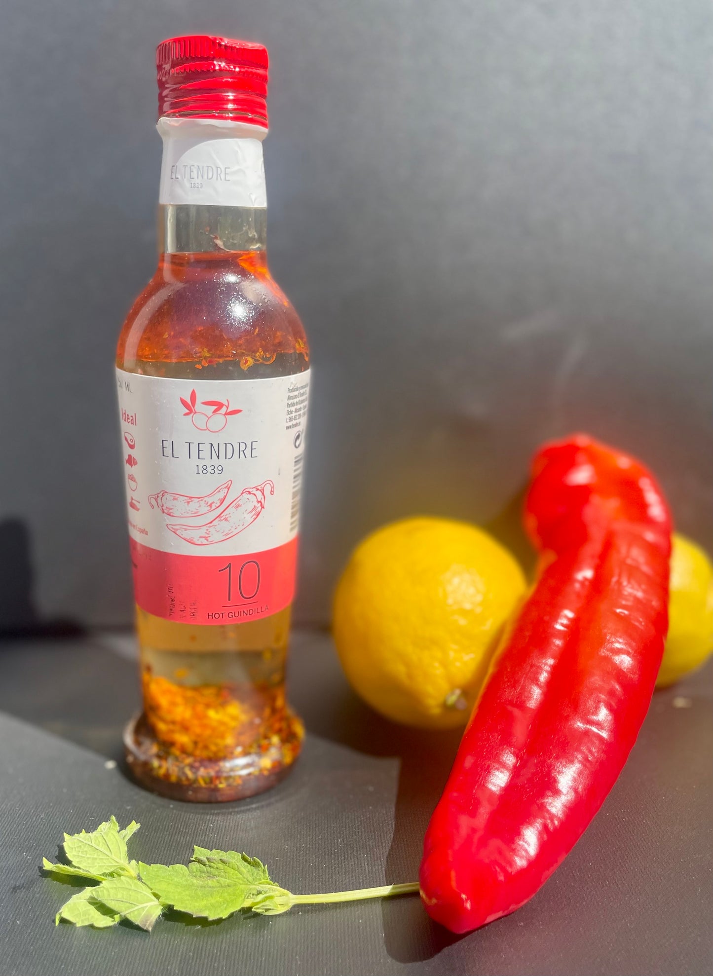Olivolja med touch av chili, 250 ml.